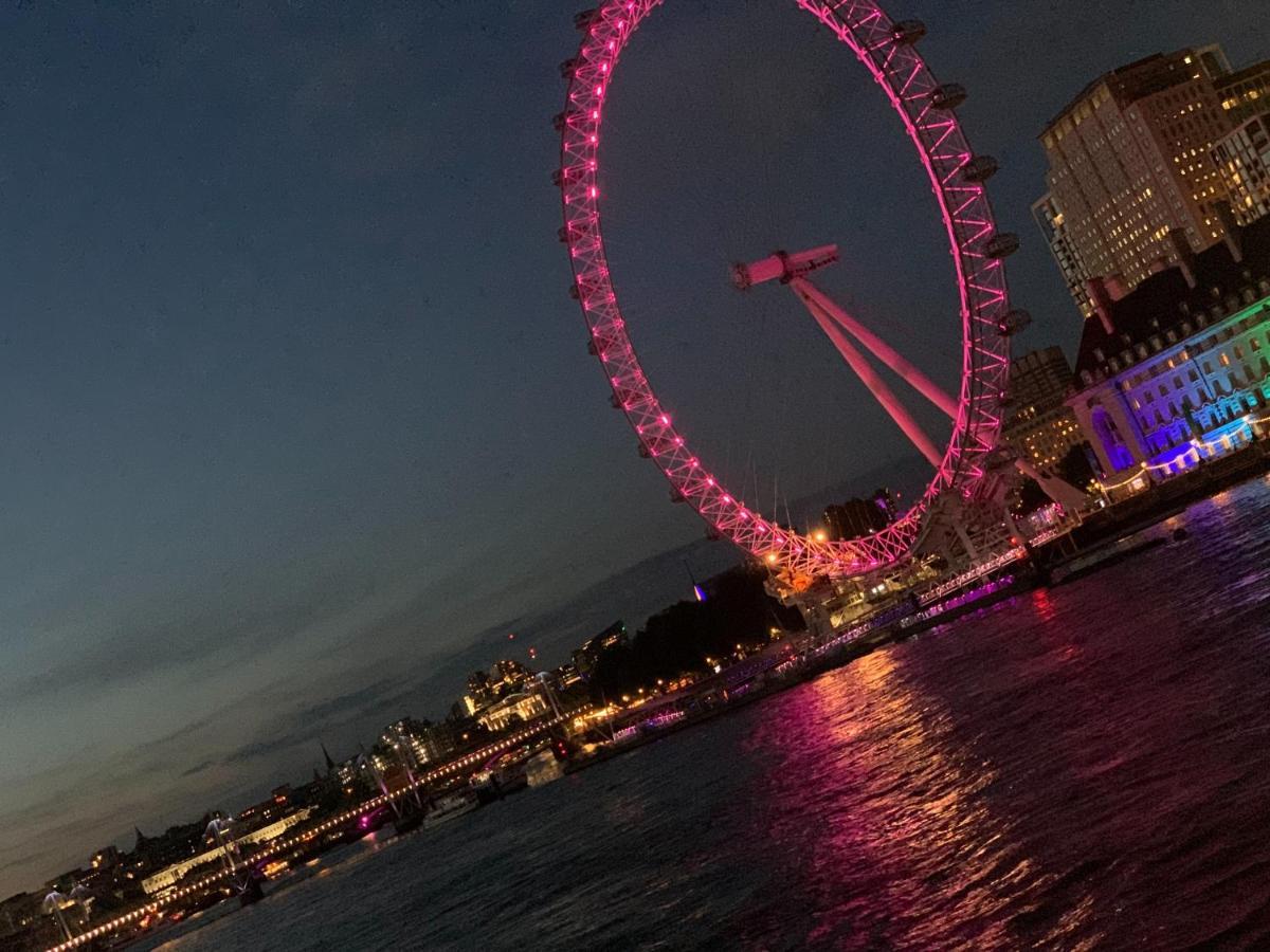 Luxury Riverside Apt With Easy Access To Central London, O2, Excel Centre And Parking מראה חיצוני תמונה